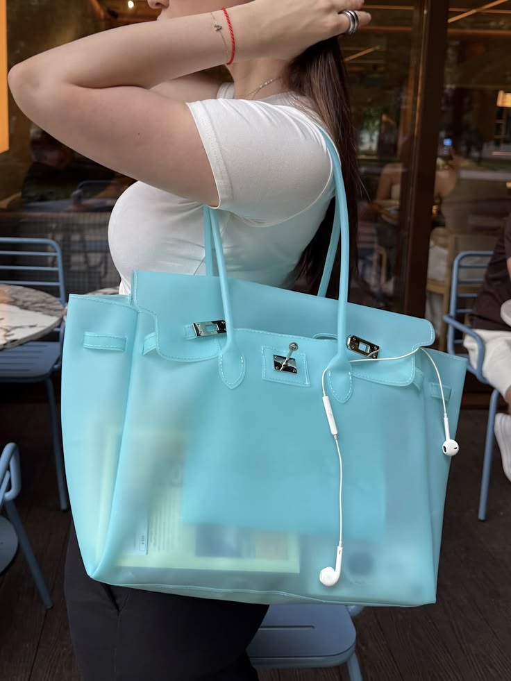 Naïma, 41